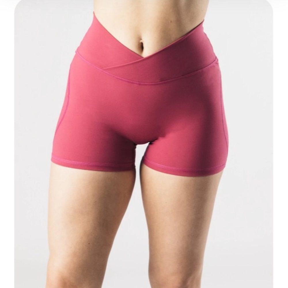 ALPHALETE SURFACE POWER SHORTS (M)- Candy Apple